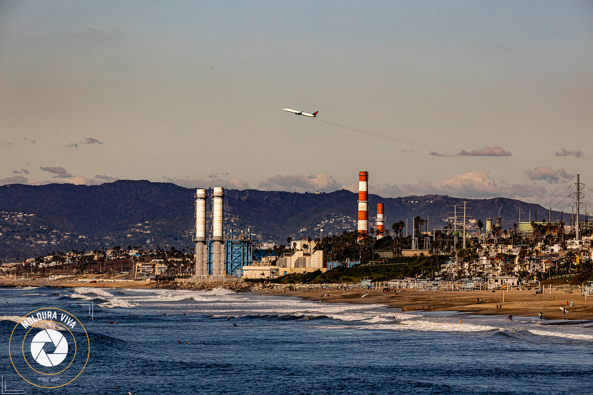 Decolagem na área industrial de Los Angeles
