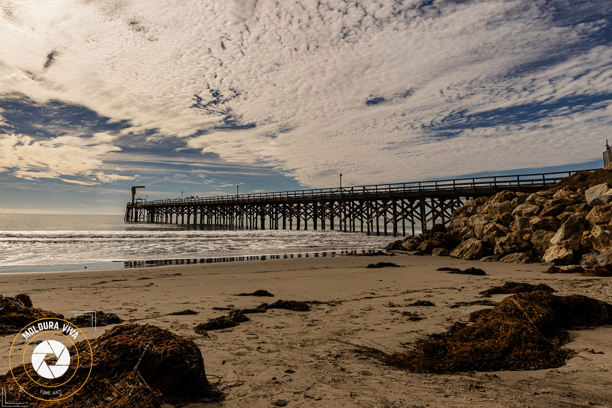 Praia e Pier abandonado no Pacífico – CA