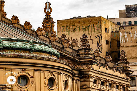 Contrastes ao lado do Teto do Theatro Municipal - SP