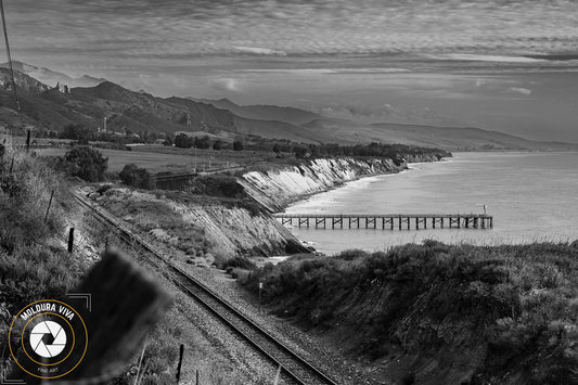 PB de Trilhos e Pier em algum lugar do Pacífico - EUA