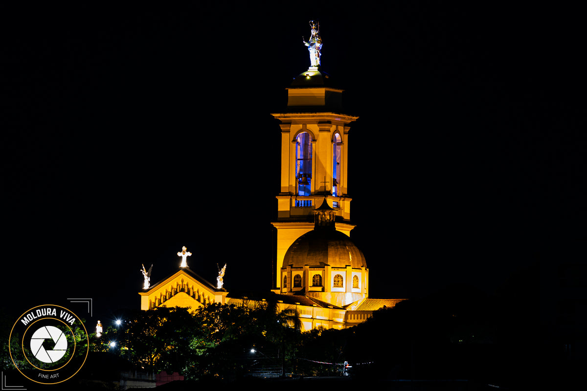 Visão Noturna Torre da Igreja Nossa Senhora da Abadia - Uberaba - MG