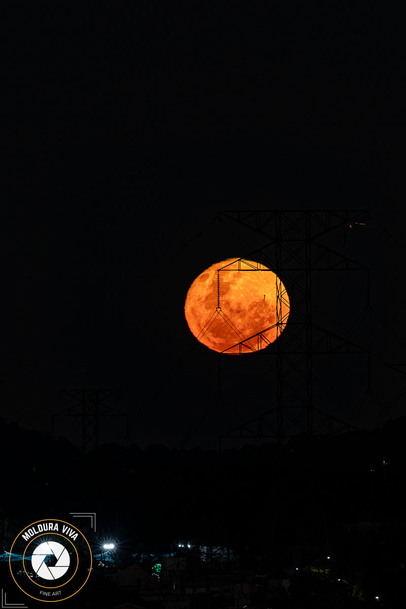 Silhueta de Lua Cheia em Santa de Parnaíba - SP