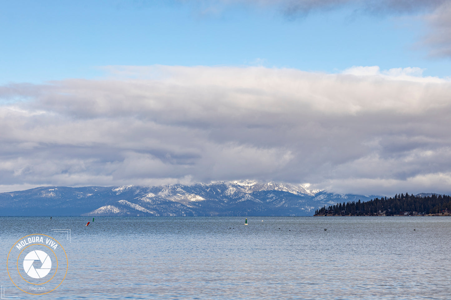 Versão 2 de Neve nas Montanhas e Lago Tahoe - EUA